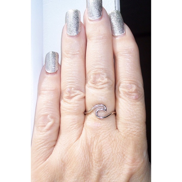 925 STERLING SILVER Ocean Wave High Polished Ring - Picture 2 of 13